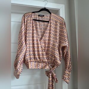 DO+BE Women's Geometric Wrap Style Top With Tie